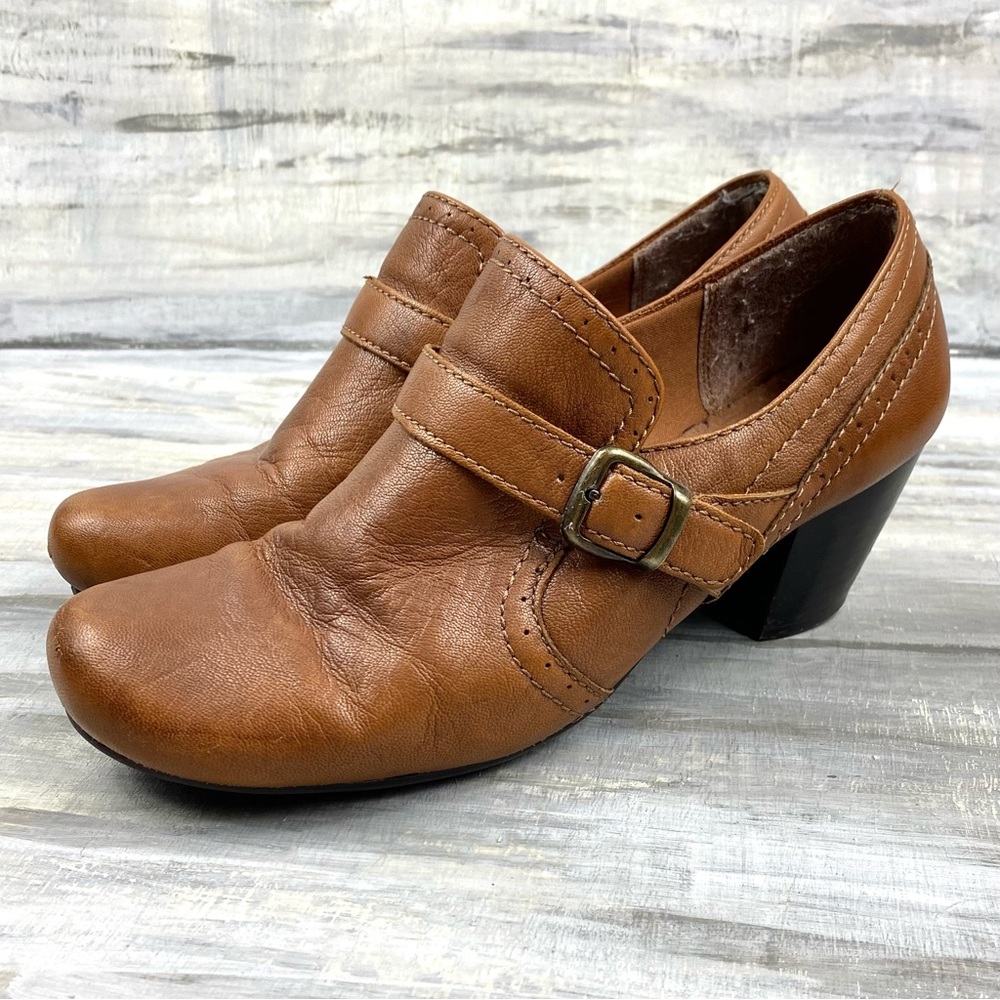 BareTraps Brown Leather Buckle Bootie Block Heel Slip-On Shoe Ankle Boot Shootie